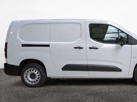 Peugeot PARTNER FOURGON XL DIESEL 130 CH AUTOMATIQUE 3PL SUREQUIPE