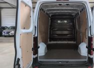 Renault MASTER FOURGON L2H2 3T5 BLUE DCI 130 TR BVM6 EXTRA AVEC PLANCHER BOIS ET CAMERA DE RECUL ET ATTELAGE