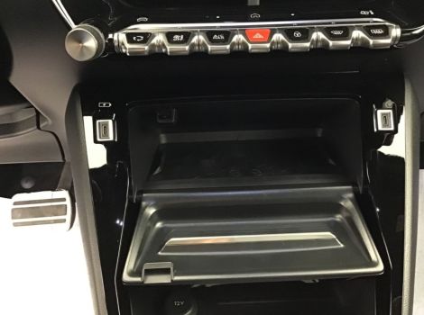 Peugeot 2008 HYBRID 145 CH e-DCS6 GT AVEC GPS ET CAMERA 360