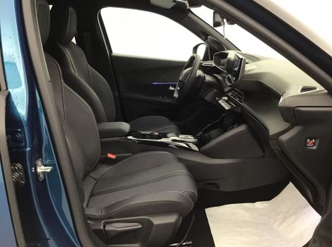 Peugeot 2008 HYBRID 145 GT