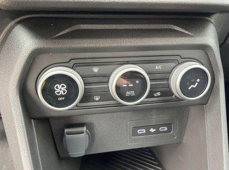 Dacia SANDERO STEPWAY ECO G 120 CH EXPRESSION AVEC CLIMATISATION AUTOMATIQUE ET SIEGES CHAUFFANTS