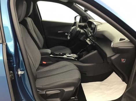 Peugeot 2008 HYBRID 145 ALLURE