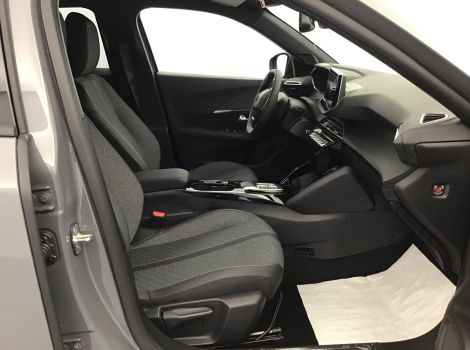 Peugeot 2008 HYBRID 145 ALLURE