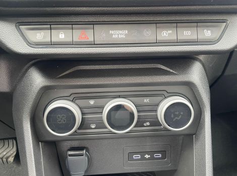 Dacia SANDERO STEPWAY ECO G 120 CH BOITE AUTOMATIQUE EXPRESSION AVEC CLIMATISATION AUTOMATIQUE ET SIEGES CHAUFFANTS