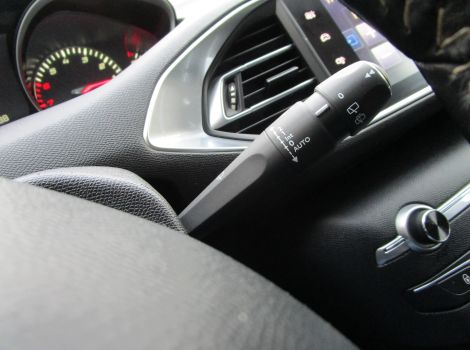 Peugeot 308 110 CH ALLURE GPS AVEC RADARS AVANT/ARRIERE ET CAMERA DE RECUL