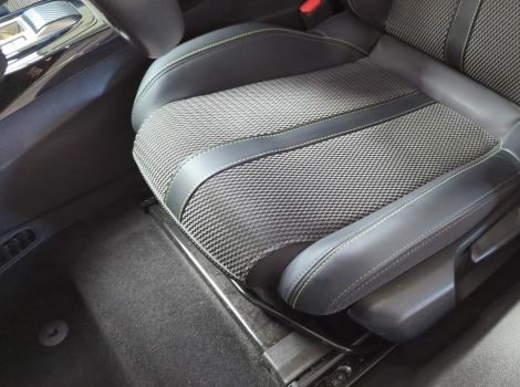 Peugeot 2008 HYBRID 145 BVA E-DCS6 GT
