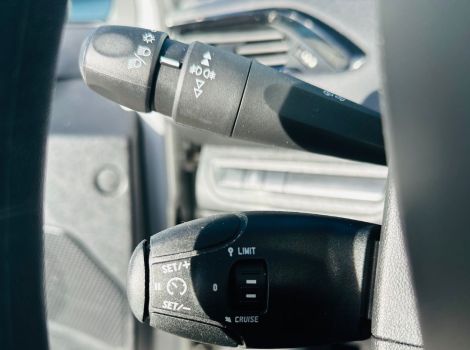 Peugeot 208 82 CH ESSENCE/GPL ORIGINE PEUGEOT ACTIVE AVEC CLIMATISATION ET JANTES ALUMINIUM