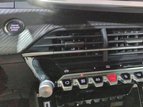 Peugeot 2008 HYBRID 145 BVA E-DCS6 GT SUREQUIPE