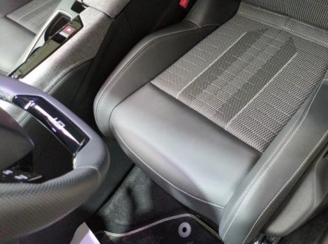 Peugeot 5008 HYBRID 145 CH BVA E-DCS6 7PL GT