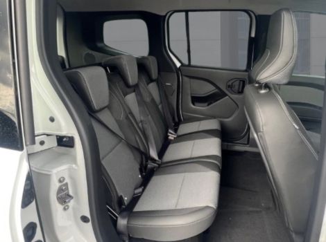 Renault KANGOO NOUVEAU TCE 130 CH TECHNO AUTO AVEC CAMERA DE RECUL ET JANTES ALLIAGE 17