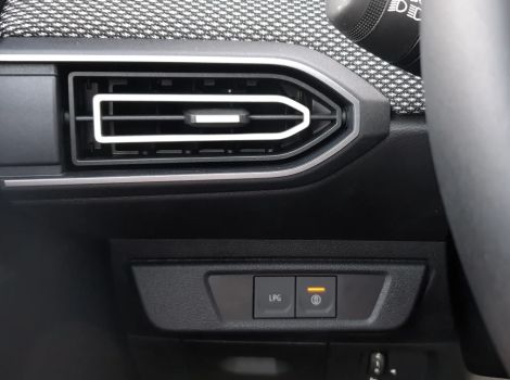 Dacia SANDERO ECO-G 100 CH EXPRESSION AVEC CLIMATISATION AUTOMATIQUE CAMERA RADARS AVANT ARRIER ET SIEGES CHAUFFANTS