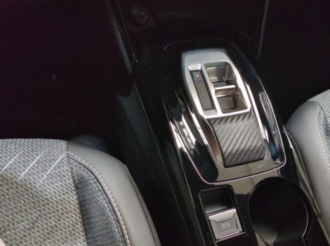 Peugeot 2008 HYBRID 145 BVA E-DCS6 ALLURE SUREQUIPE (NAVI, CAMERA 360, DRIVE ASSIST PLUS, SIEGES CHAUFFANTS)