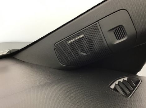 Renault R4 E-TECH ELECTRIQUE 150 CH ICONIC AVEC SYSTEME AUDIO HAUTE-FIDELITE HARMAN KARDON