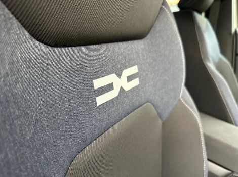 Dacia DUSTER NOUVEAU 4X2 ECO-G 100 CH EXPRESSION AVEC CLIMATISATION CAMERA DE RECUL ET PACK COLD