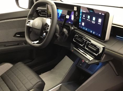 Renault R4 E-TECH ELECTRIQUE 150 CH ICONIC AVEC SYSTEME AUDIO HAUTE-FIDELITE HARMAN KARDON