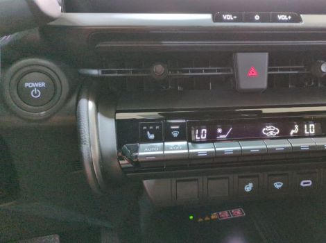 Toyota C-HR HYBRIDE 140 BVA E-CVT DESIGN