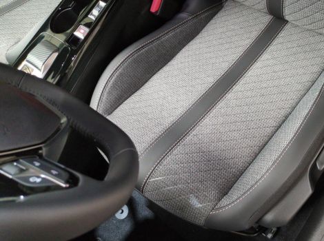 Peugeot 2008 HYBRID 145 BVA E-DCS6 ALLURE SUREQUIPE (NAVI, CAMERA 360, DRIVE ASSIST PLUS, SIEGES CHAUFFANTS)