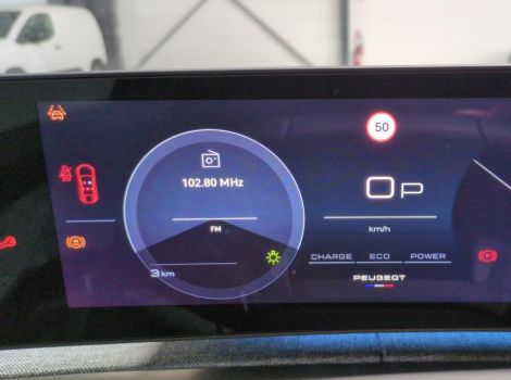Peugeot 3008 HYBRID 145 BVA E-DCS6 ALLURE AVEC JANTES 19 ET NAVI