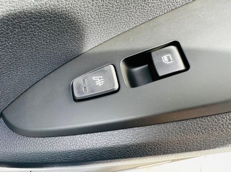 Kia SPORTAGE 1.6 T-GDI 150 CH MHEV DCT7 STYLE PACK AVEC NAVIGATION JANTES ALU 18 TABLEAU DE BORD SUPERVISION 12.3"