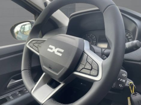 Dacia SANDERO STEPWAY ECO G 120 CH EXPRESSION BOITE AUTOMATIQUE AVEC CLIMATISATION AUTOMATIQUE ET SIEGES CHAUFFANTS