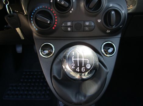 Fiat 500 1.0 HYBRID 70 CH SPORT TOIT PANORAMIQUE AVEC APPLE CARPLAY ET RADARS ARRIERE