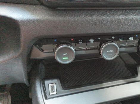 Citroën C4 HYBRIDE 145 CH BVA E-DCS6 PLUS AVEC CAMERA DE RECUL ET NAVI