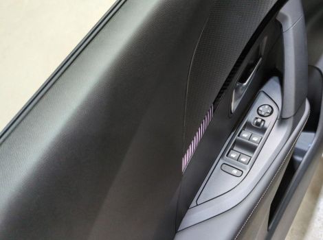 Peugeot 2008 HYBRID 145 BVA E-DCS6 ALLURE SUREQUIPE (NAVI, CAMERA 360, DRIVE ASSIST PLUS, SIEGES CHAUFFANTS)