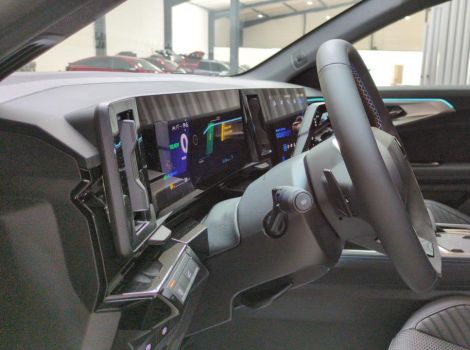 Renault AUSTRAL NOUVEAU FULL HYBRID E-TECH 200 CH BVA ESPRIT ALPINE AVEC PACK PARKING 360 ET PARE-BRISE CHAUFFANT