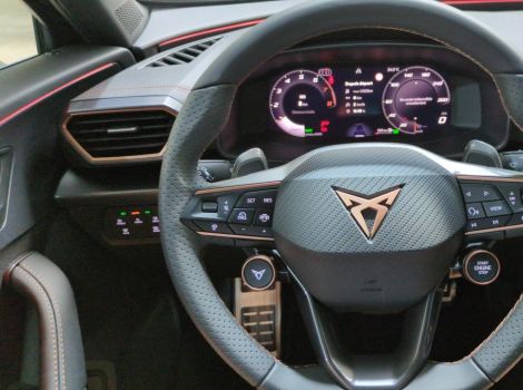 Cupra FORMENTOR 1.5 ETSI HYBRID 150 BVA DSG7 V AVEC JANTES 18 ET TOIT PANO