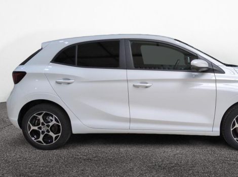MG MG3 1.5 L HYBRIDAVEC 195 CH BVA LUXURY