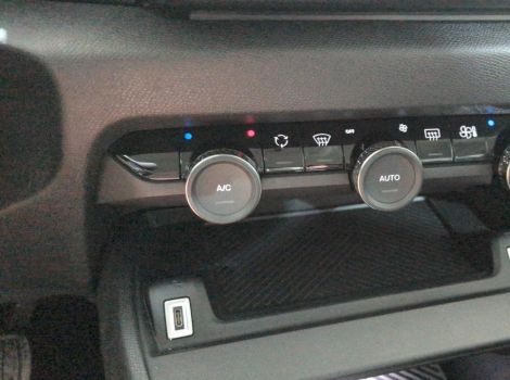 Citroën C4 HYBRIDE 145 CH BVA E-DCS6 PLUS AVEC CAMERA DE RECUL ET NAVI
