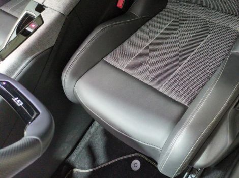 Peugeot 5008 HYBRID 145 CH BVA E-DCS6 7PL GT